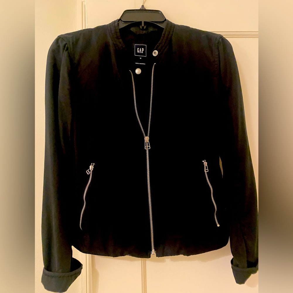 Gap ultra lightweight jacket